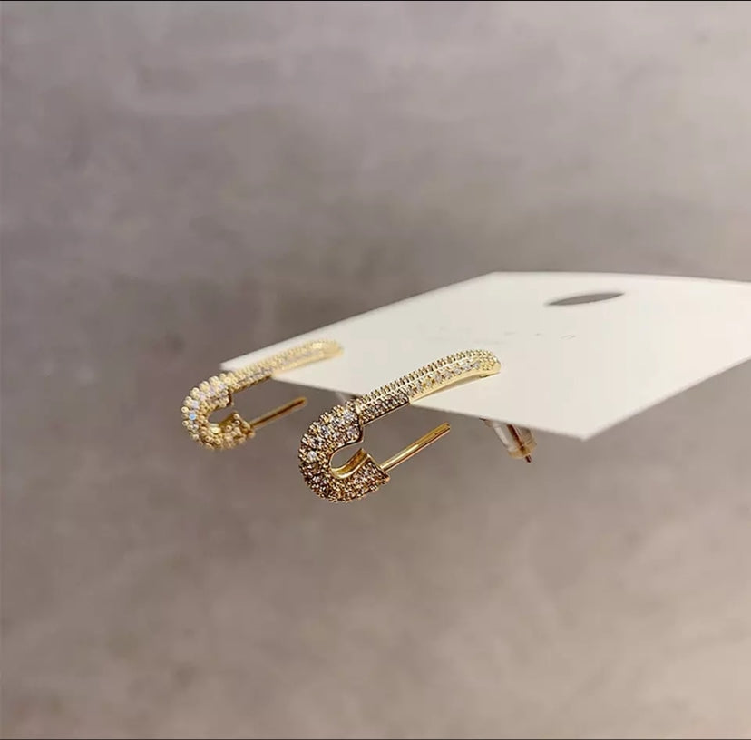Safety Pin Stud