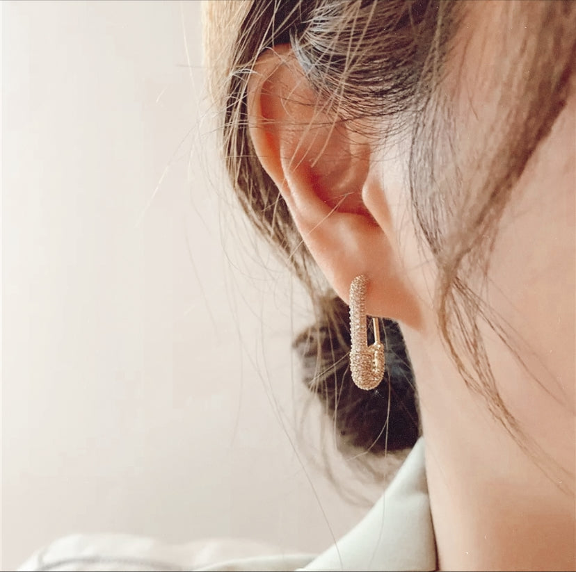 Safety Pin Stud